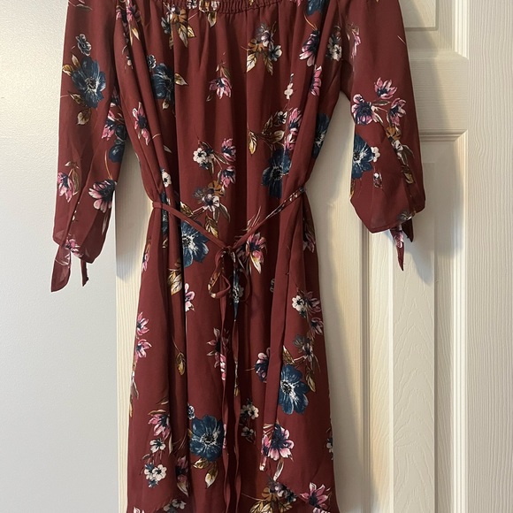 Casual dress - Picture 2 of 3